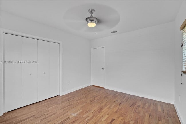 Building Photo - 411 Santander Ave