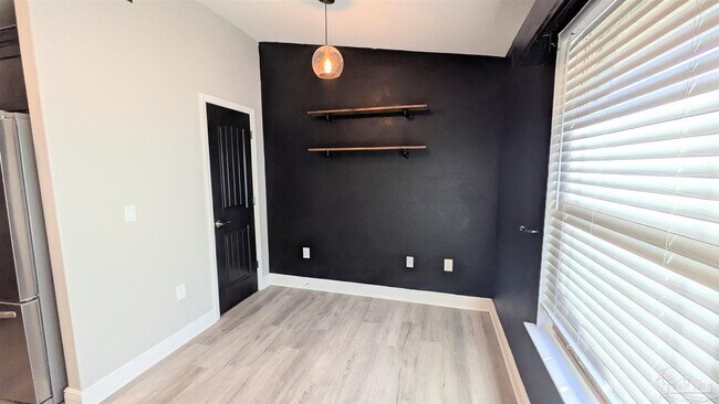 Building Photo - 4417 Fiske St