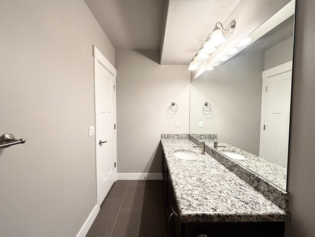 Building Photo - 11528 S 4055 W