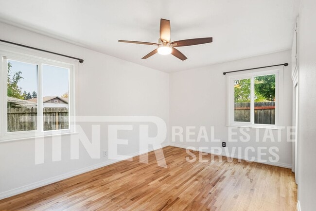 Building Photo - 603 11th St