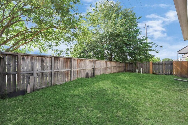 Building Photo - 8763 Thistlemoor Ln