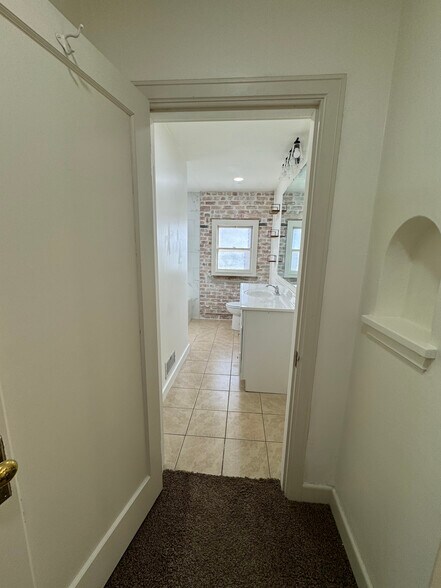 Building Photo - 2659 Brinker Ave