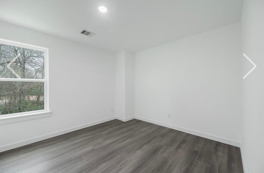 Building Photo - 7813 Laura Koppe Rd