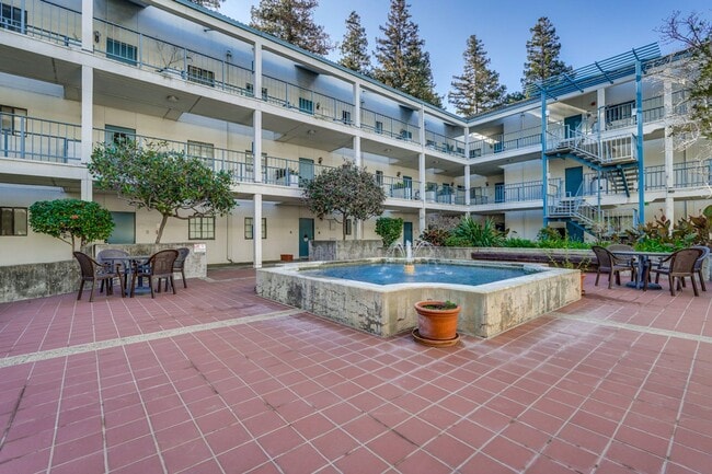 Building Photo - Cozy 1 Bed, 1 Bath Condo