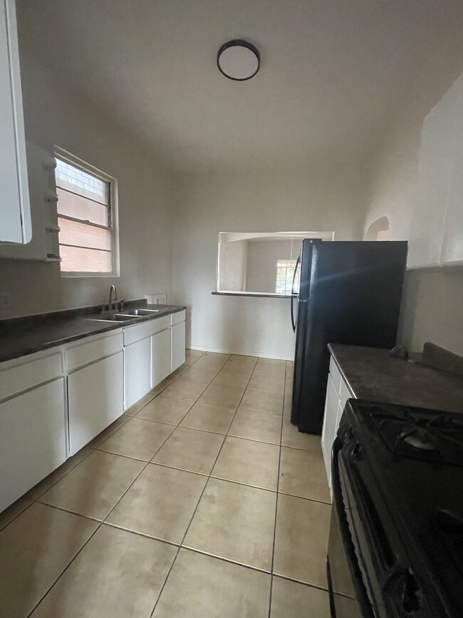 Building Photo - 1522 Yandell Dr