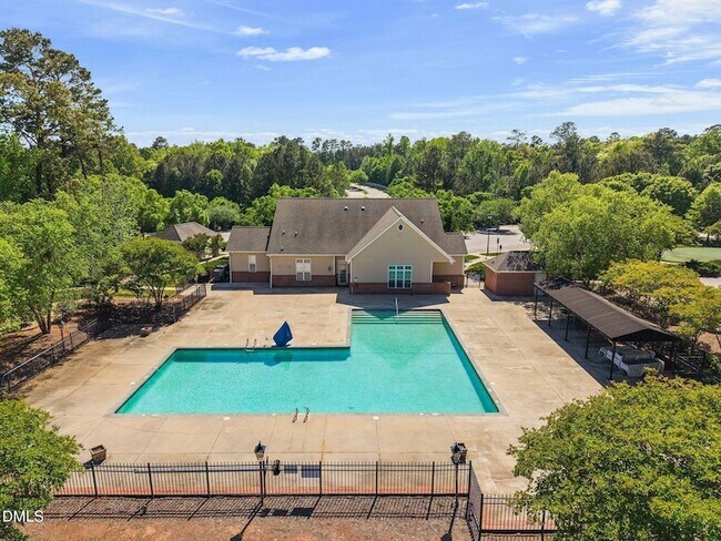 Building Photo - 2400 Huntscroft Ln