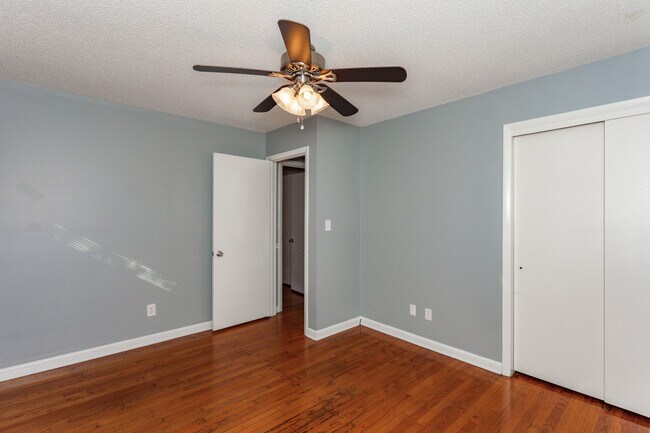 Building Photo - 3405 Melrose Dr