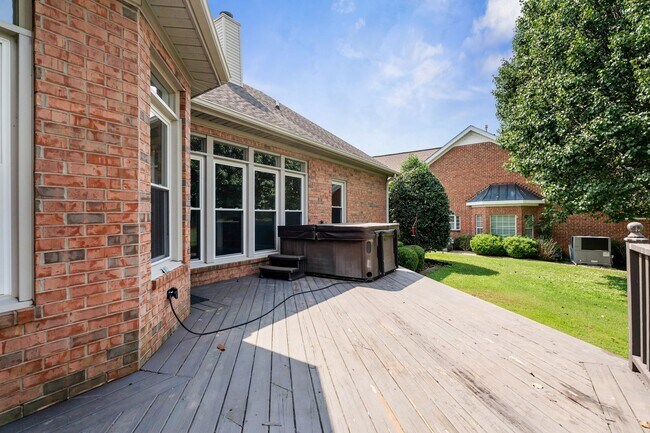 Building Photo - 375 Natchez Trace Ct