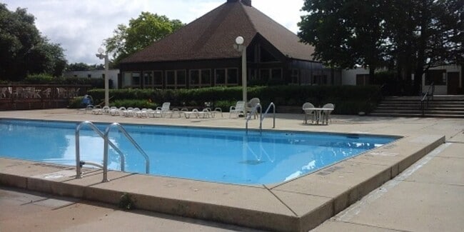 Building Photo - 1375 Rebecca Dr