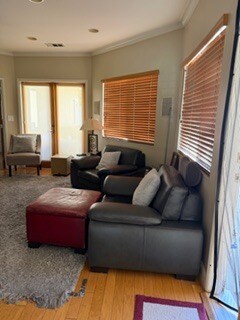 Family room - 6335 W 85th Pl
