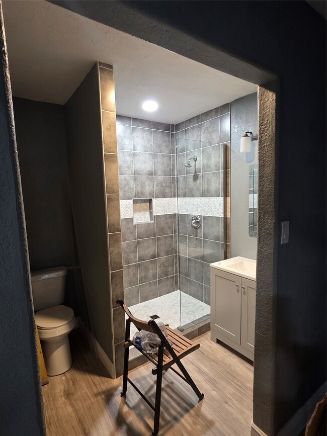 Building Photo - 9330 Chesterfield Dr