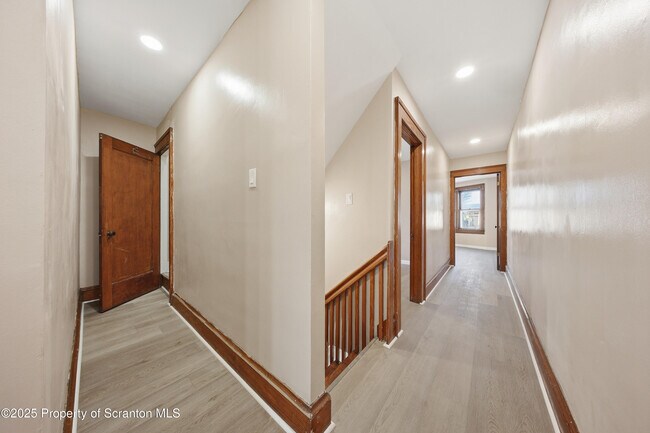 Building Photo - 1312 N Washington Ave