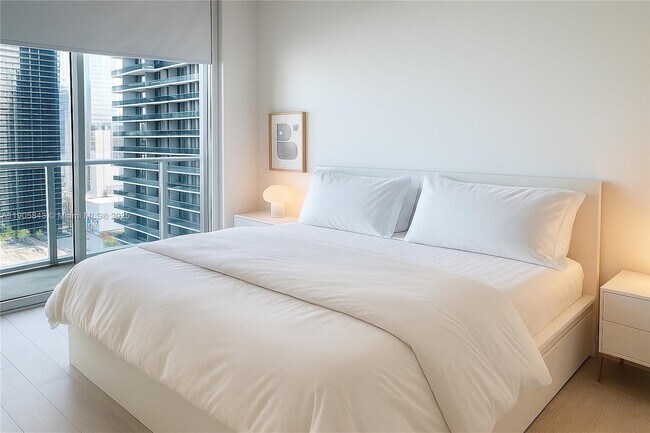 Building Photo - 1100 S Miami Ave