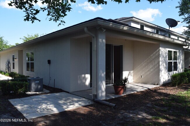 Building Photo - 247 Amistad Dr