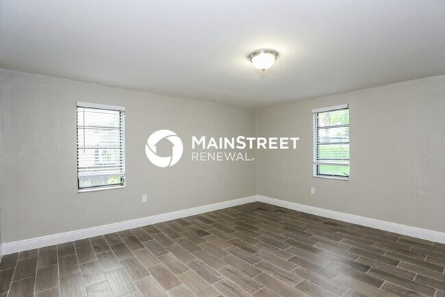 Building Photo - 4 Bedroom Pet-Friendly Home in Miami, FL w...