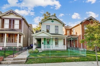 Building Photo - 829 Campbell Ave