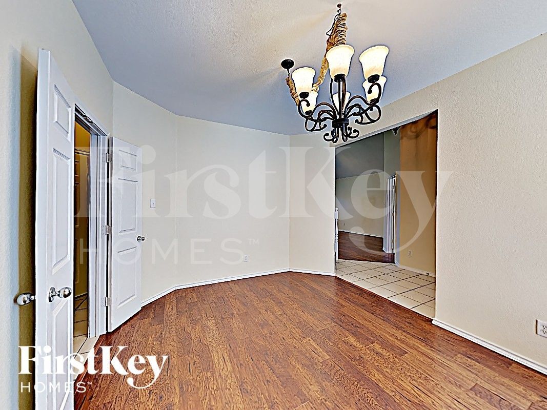 Building Photo - 5108 Parkplace Dr