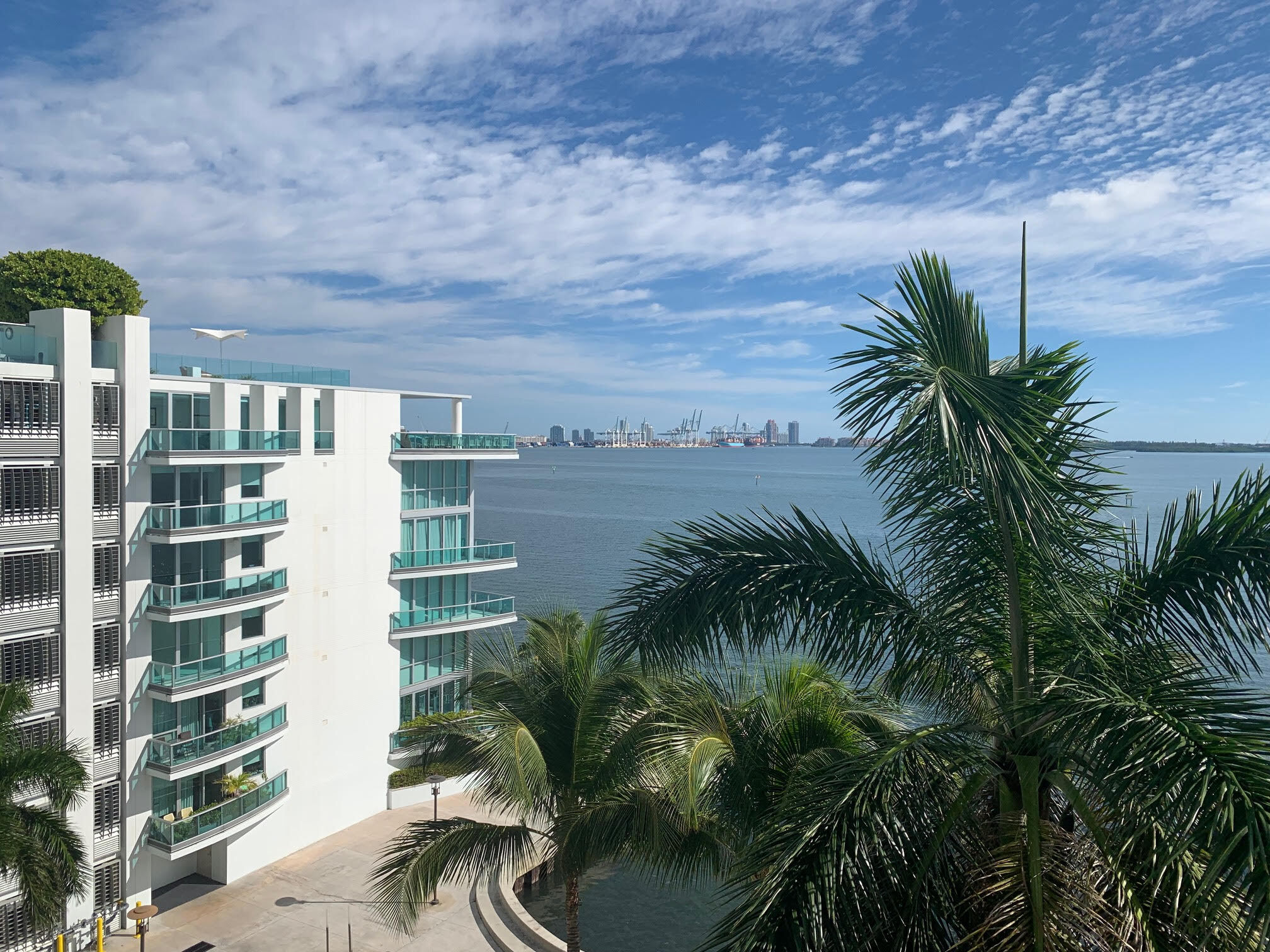 Building Photo - 1402 Brickell Bay Dr