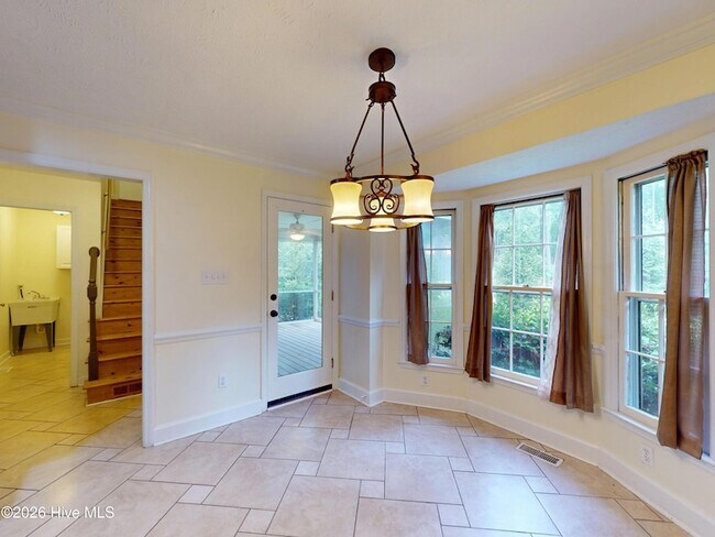Building Photo - 464 Summerlea Dr
