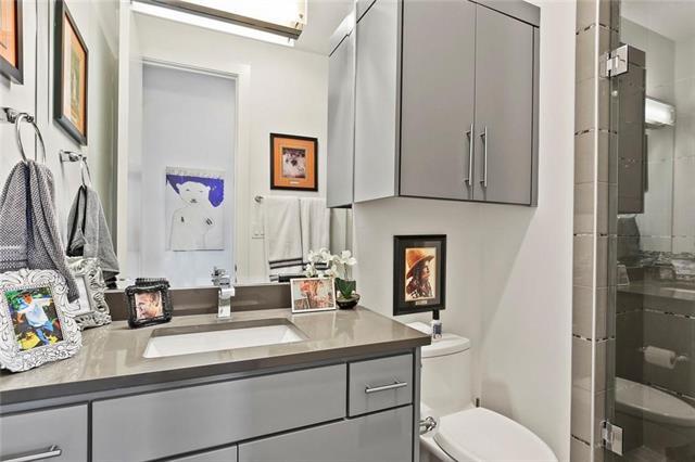 Building Photo - 1911 Summit Ave