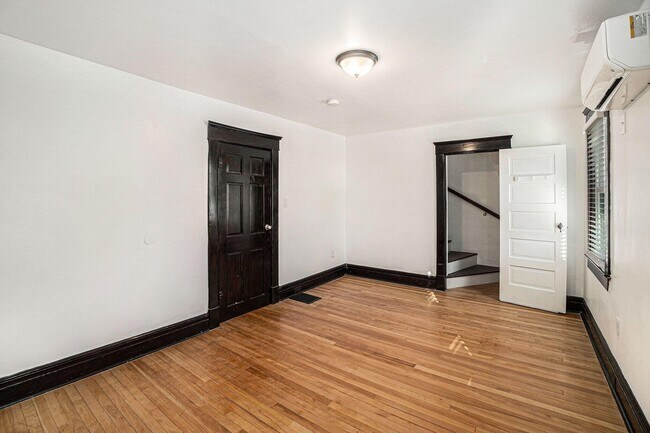 Building Photo - 1208 Olivia Ave