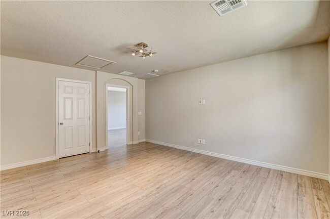 Building Photo - 8983 Melridge Rd