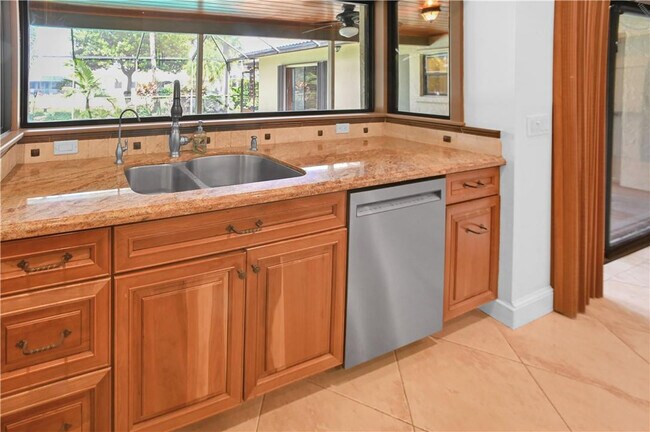 Building Photo - 10765 NW 9th Ct