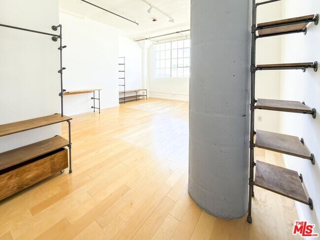 Building Photo - 420 San Pedro St