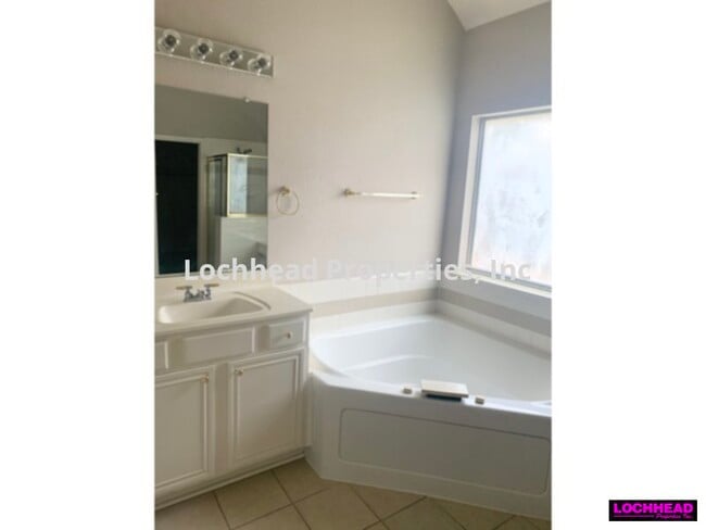 Building Photo - VILLAS AT WATERVIEW IN ROWLETT!!!!!