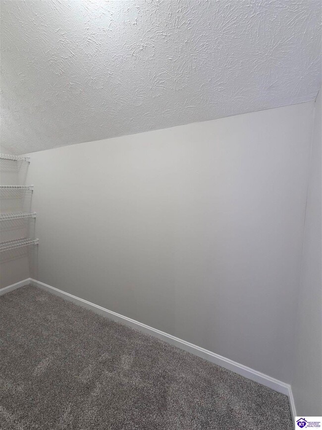 Building Photo - 581 S Atcher St