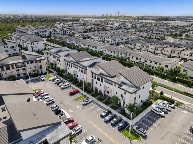 Building Photo - 10437 NW 82nd St