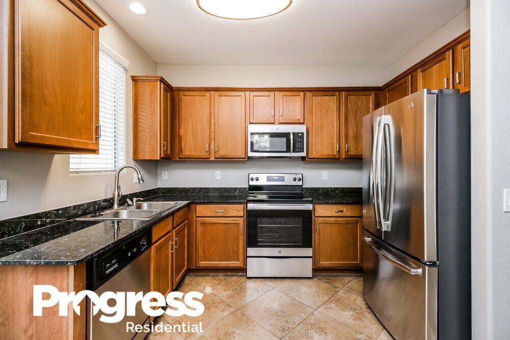 Building Photo - 4145 E Carla Vista Dr
