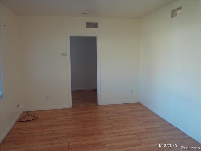 Building Photo - 17048 Lowell St