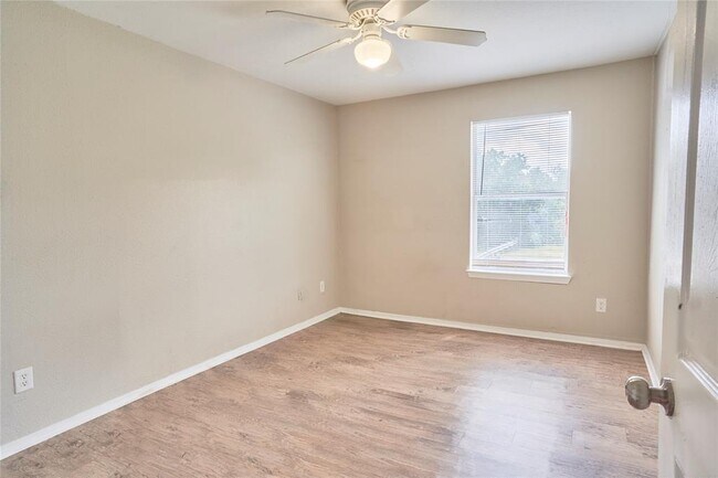 Building Photo - 2214 Katy Ln