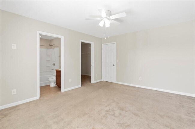 Building Photo - 4660 Lake Hill Trail