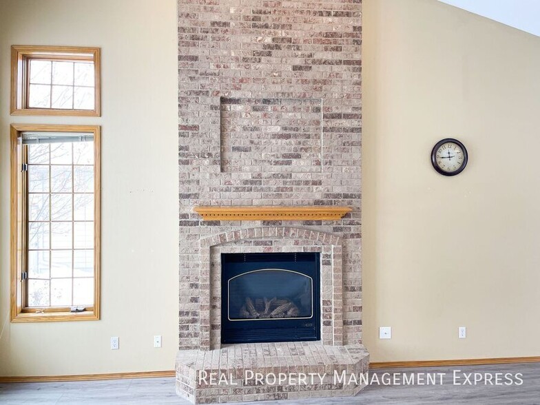 Building Photo - Coming soon: 4 Bedroom 3.5 Bathroom Single...