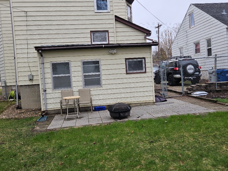 Building Photo - 513 13th Ave SE