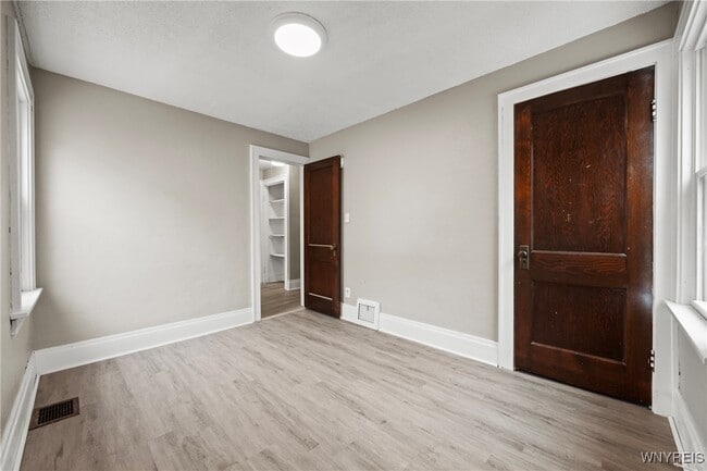 Building Photo - 2615 Genesee St