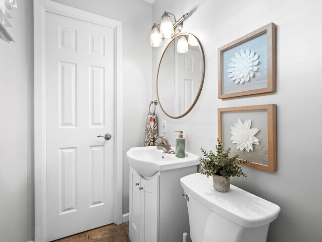 Building Photo - 126 Beachwood Ave