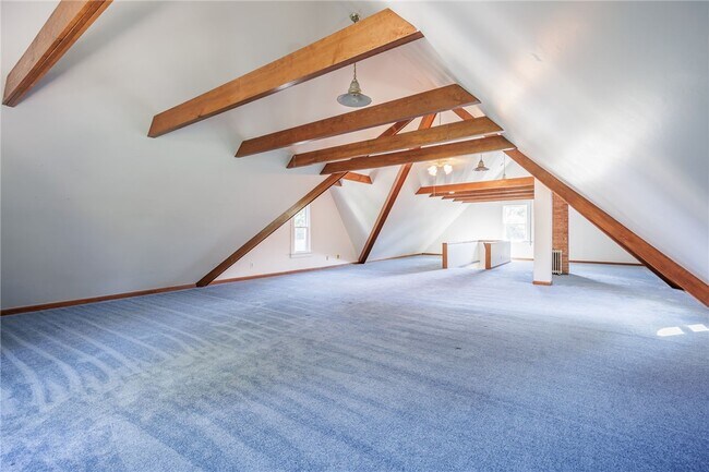 Building Photo - 257 Averill Ave