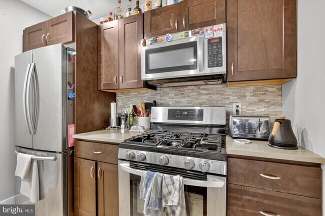 Building Photo - 709 N 3rd St