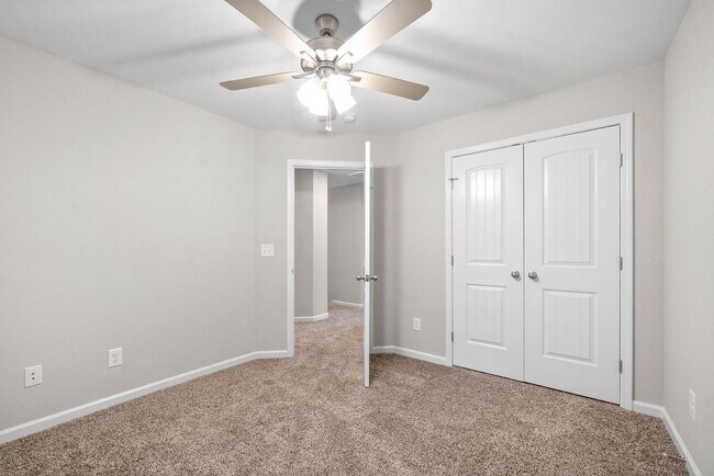 Building Photo - Beautiful 3 Bedroom Home For Rent Near Downtown Clarksville!