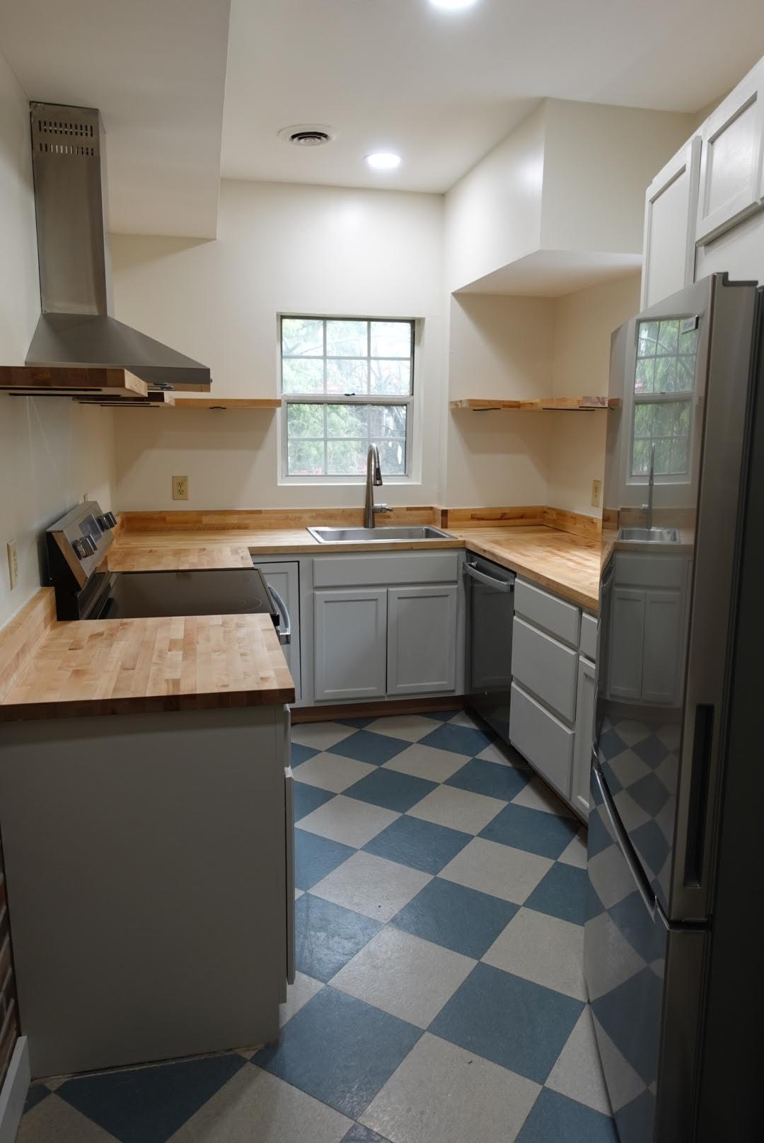 Plenty of natural light with 2 windows - 327 Hudson Ave