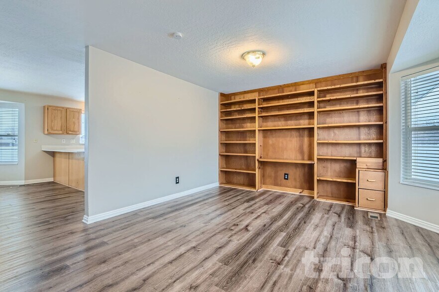 Building Photo - 725 N 1010 W