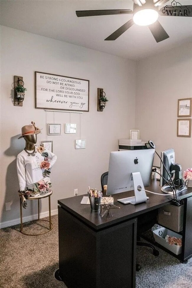 Building Photo - Charming 4BR House in Burkburnett (10 Min ...
