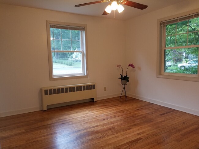 Building Photo - 68 Blatchley Ave