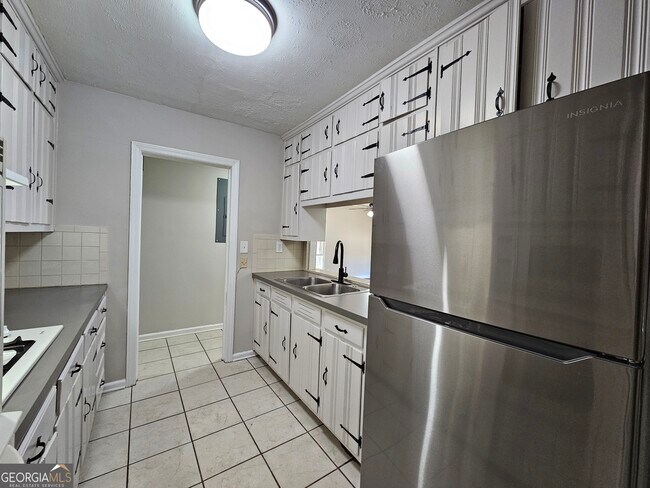 Building Photo - 2654 Plantation Dr