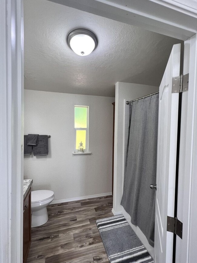 Building Photo - FULLY FURNISHED 2bed 1.5 bath HOME Waterfront