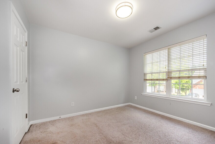 Building Photo - 10901 Claude Freeman Dr