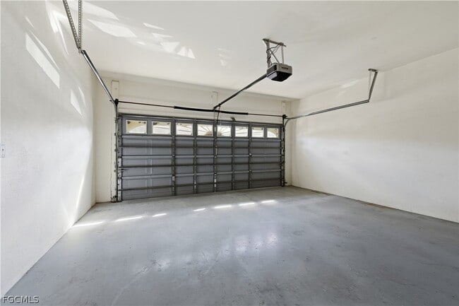 Building Photo - 15190 Royal Windsor Ln